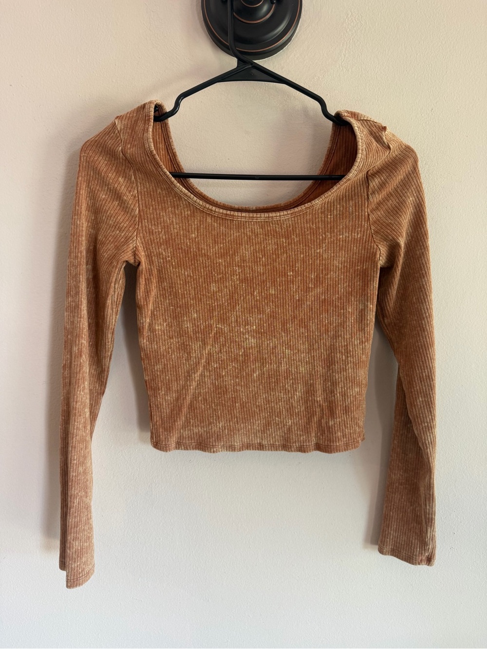 Wild Fable Womens Rust Orange Acid Wash Ribbed Long Sleeve Scoop Neck Crop Top M
